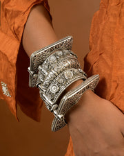 Aira Bangle Stack